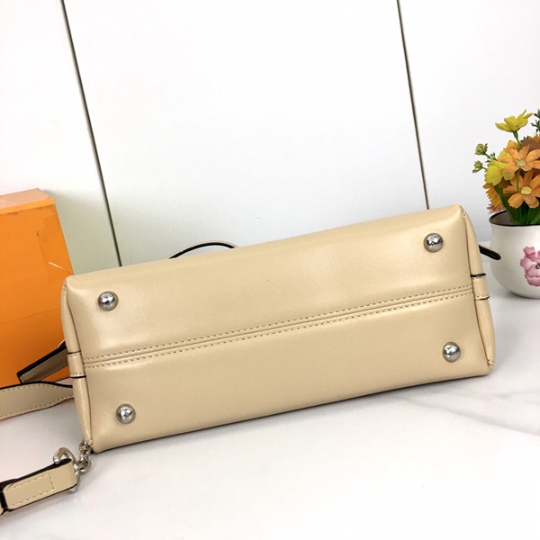 ルイヴィトンバッグ角部分ディテール